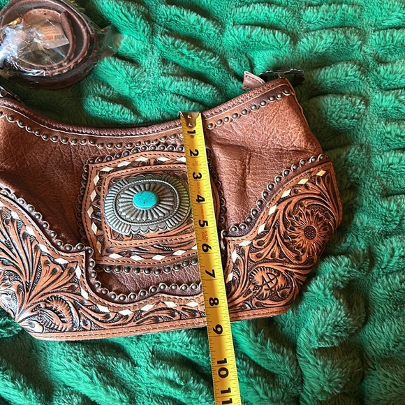 New NWT American darling purse with teal accent and hand tooling. - Picture 4 of 13